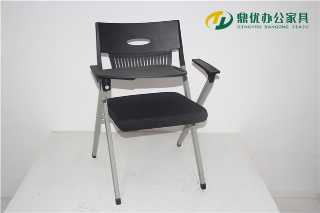 購買(mǎi)學(xué)校培訓椅勿貪顏色鮮艷 購買(mǎi)學(xué)校培訓椅勿貪顏色鮮艷