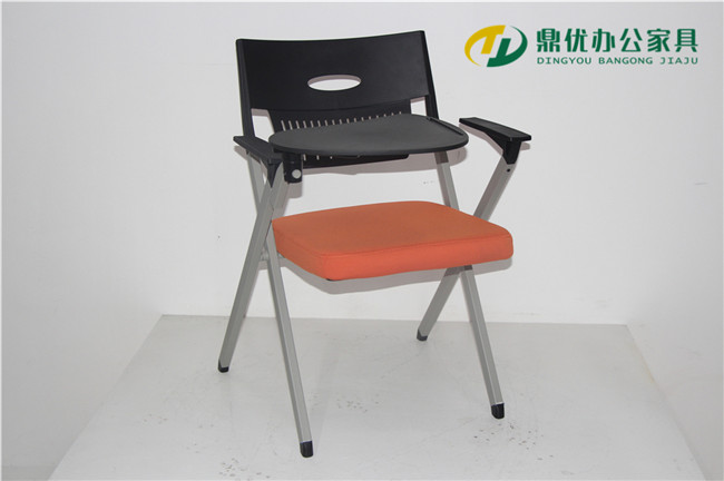 選擇綠色環(huán)保的學(xué)生培訓椅是選購第一要素 選擇綠色環(huán)保的學(xué)生培訓椅是選購第一要素