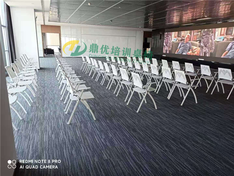 現代培訓機構桌椅