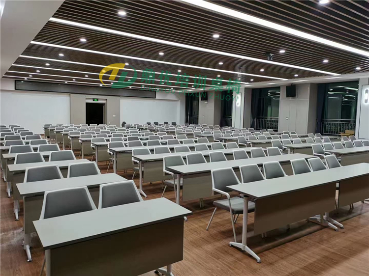 會(huì )議廳桌椅