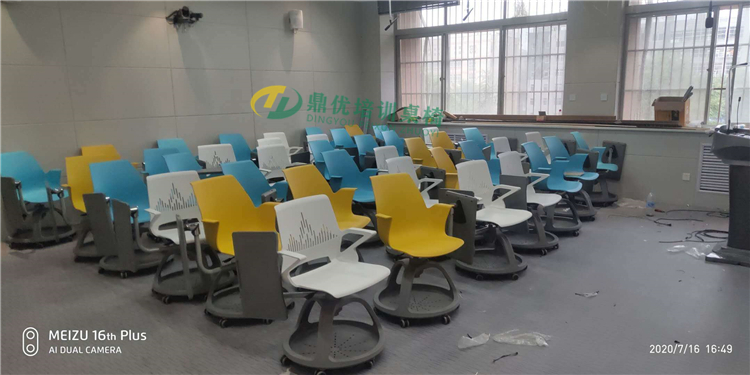 智慧教室帶書(shū)寫(xiě)板旋轉椅